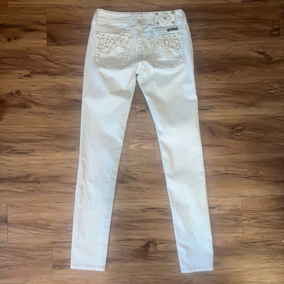 White Vintage Low Rise Miss Me Skinny Jeans Size 26 Style #JE573752L - Picture 4 of 11